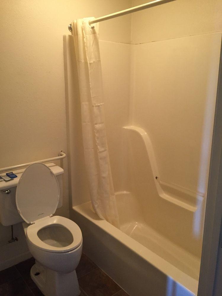 Economy Inn St. James Екстериор снимка