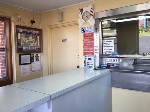 Economy Inn St. James Екстериор снимка