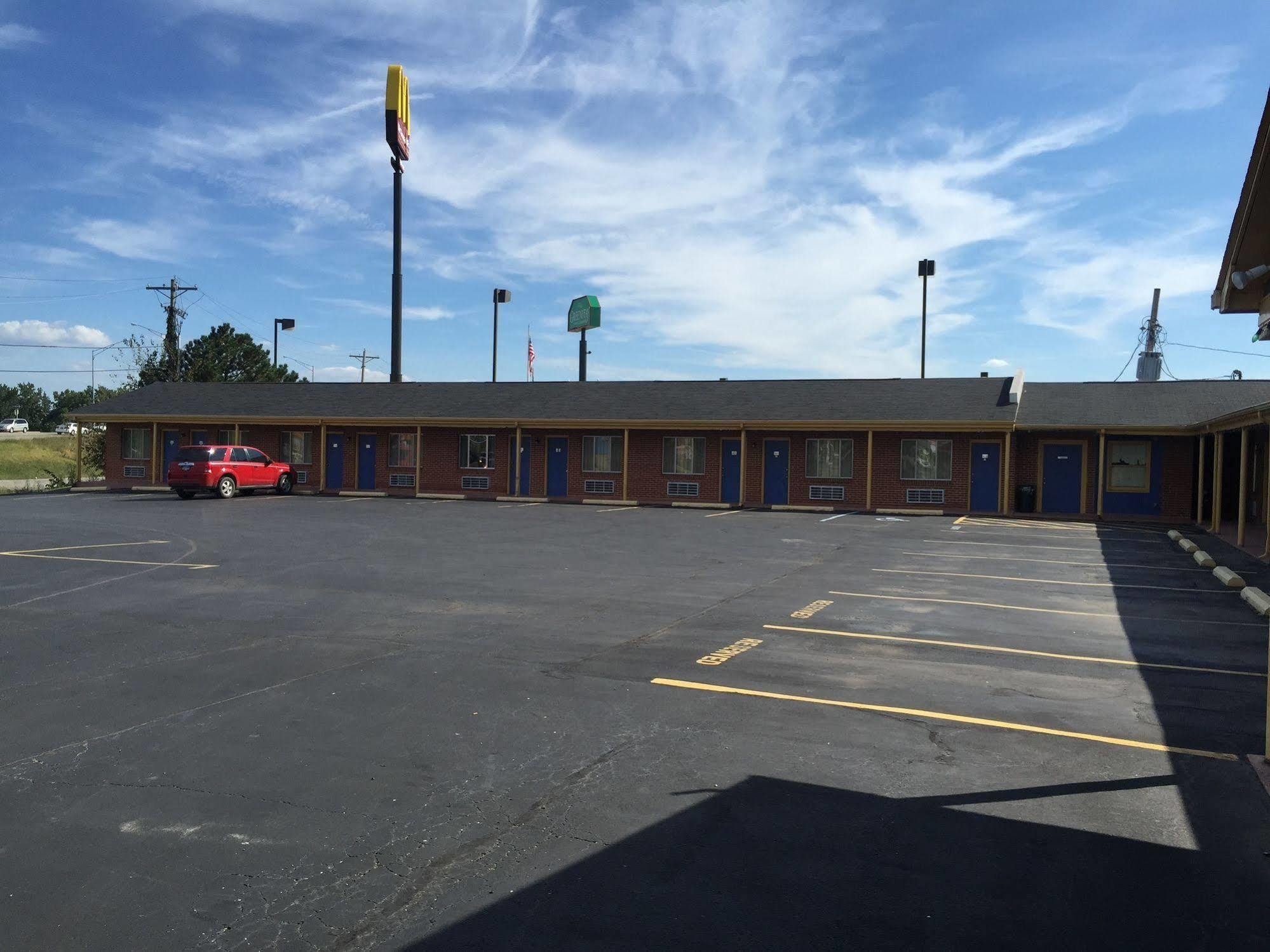 Economy Inn St. James Екстериор снимка